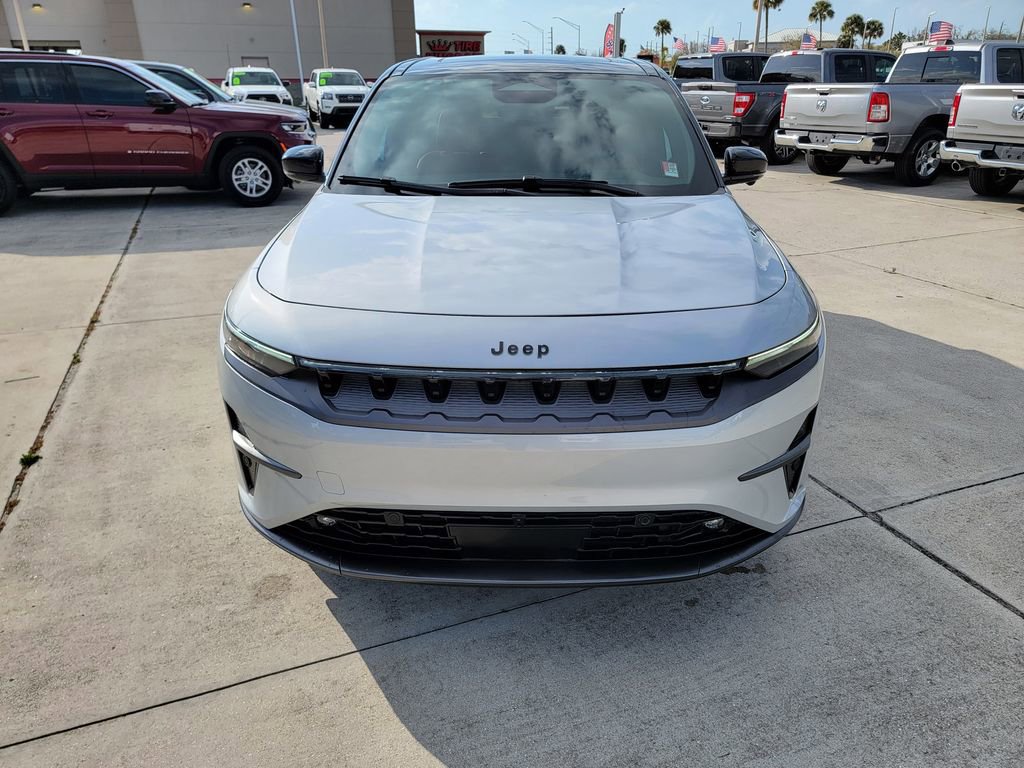 Used 2025 Jeep Wagoneer S Launch Edition image 8