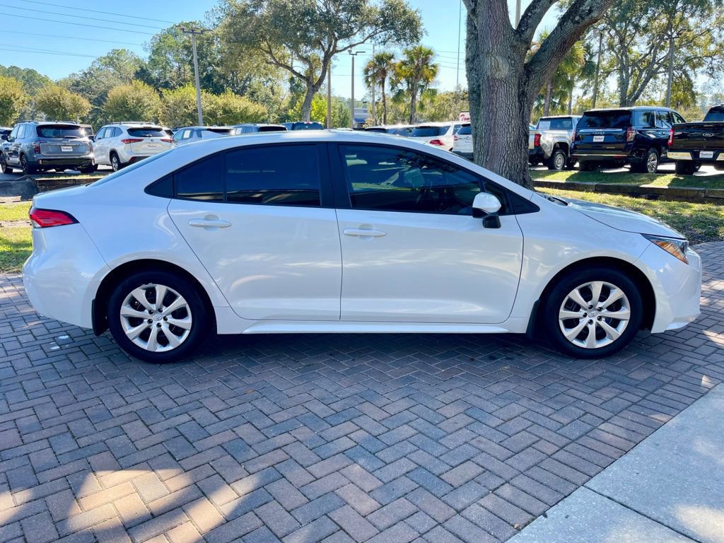 Used 2025 Toyota Corolla LE image 6