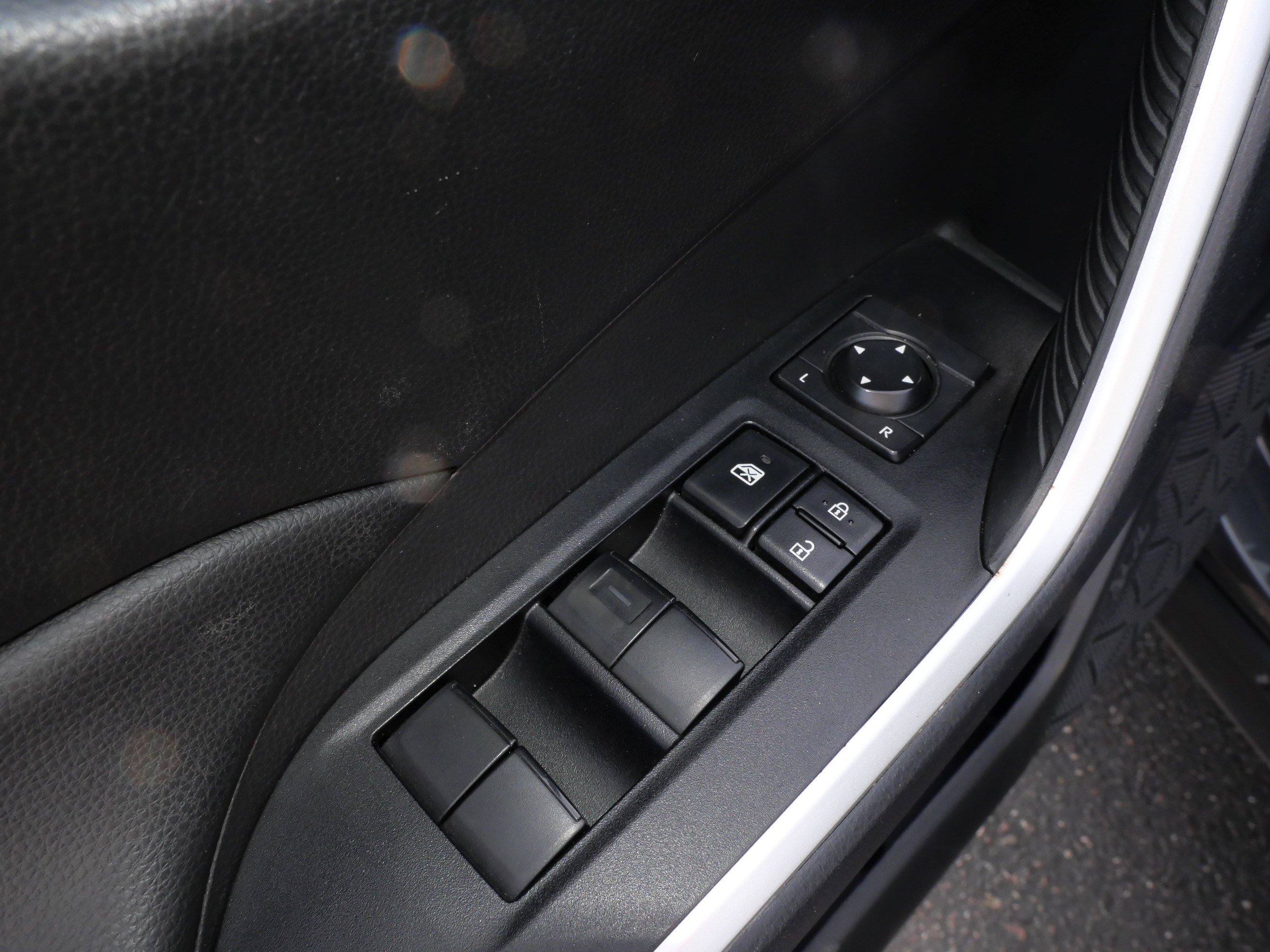 Certified 2025 Toyota RAV4 LE AWD/4WD image 20