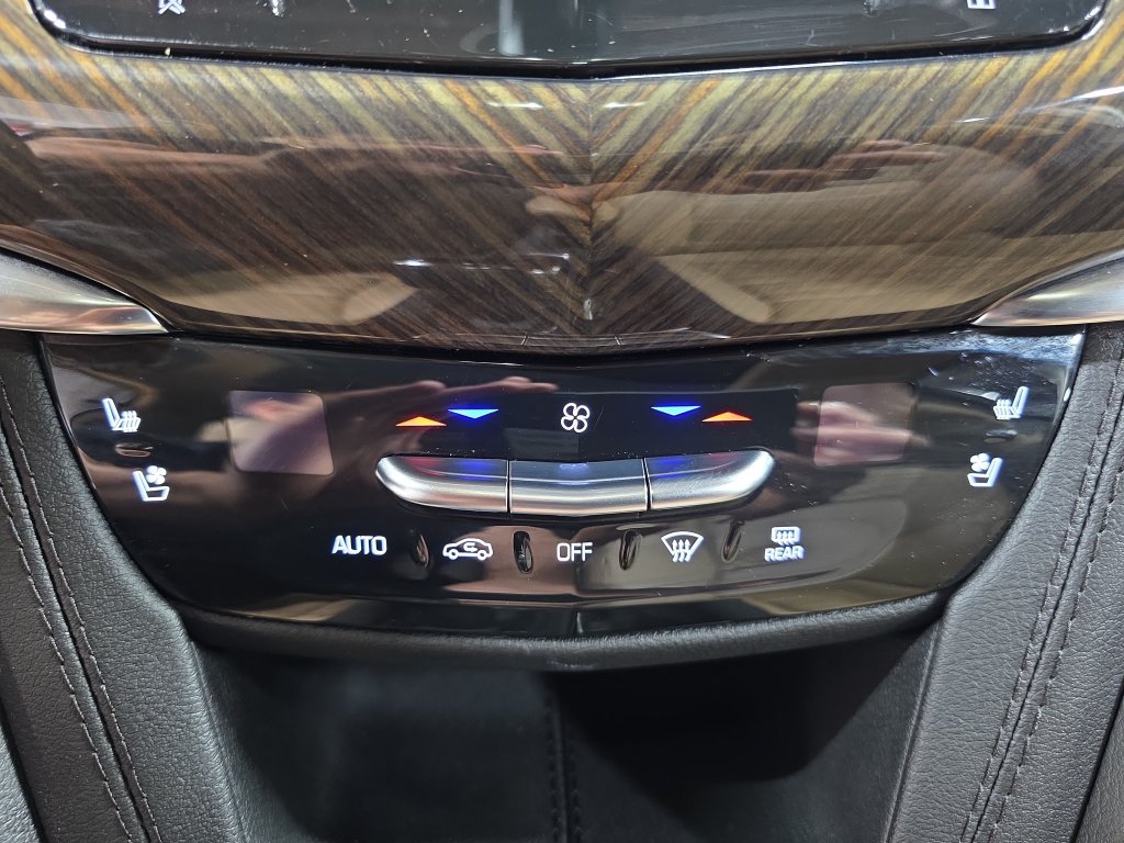 Used 2024 Cadillac XT6 Sport w/ Platinum Package AWD/4WD image 23