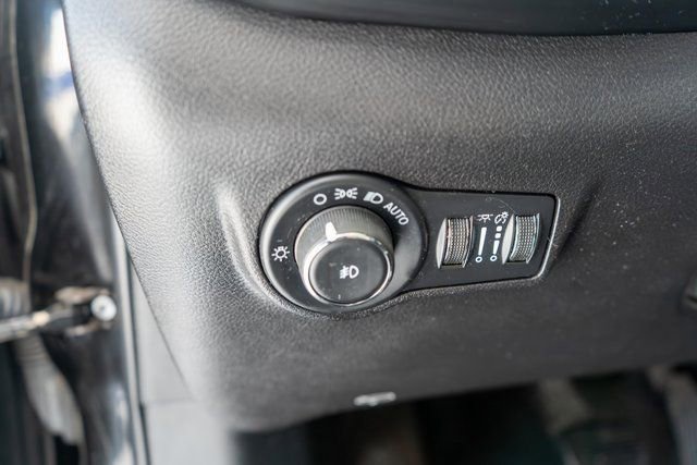 Used 2022 Jeep Compass Latitude image 21