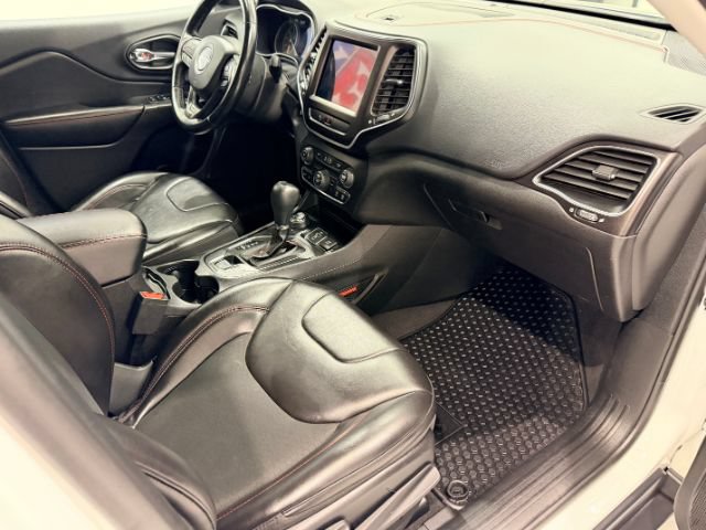Used 2020 Jeep Cherokee Trailhawk w/ Cold Weather Group AWD/4WD image 28