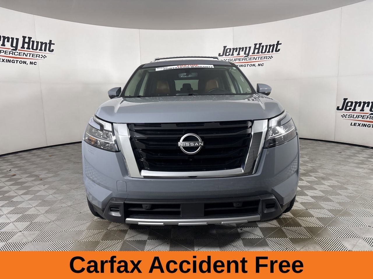 Used 2024 Nissan Pathfinder Platinum w/ Cargo Package image 3