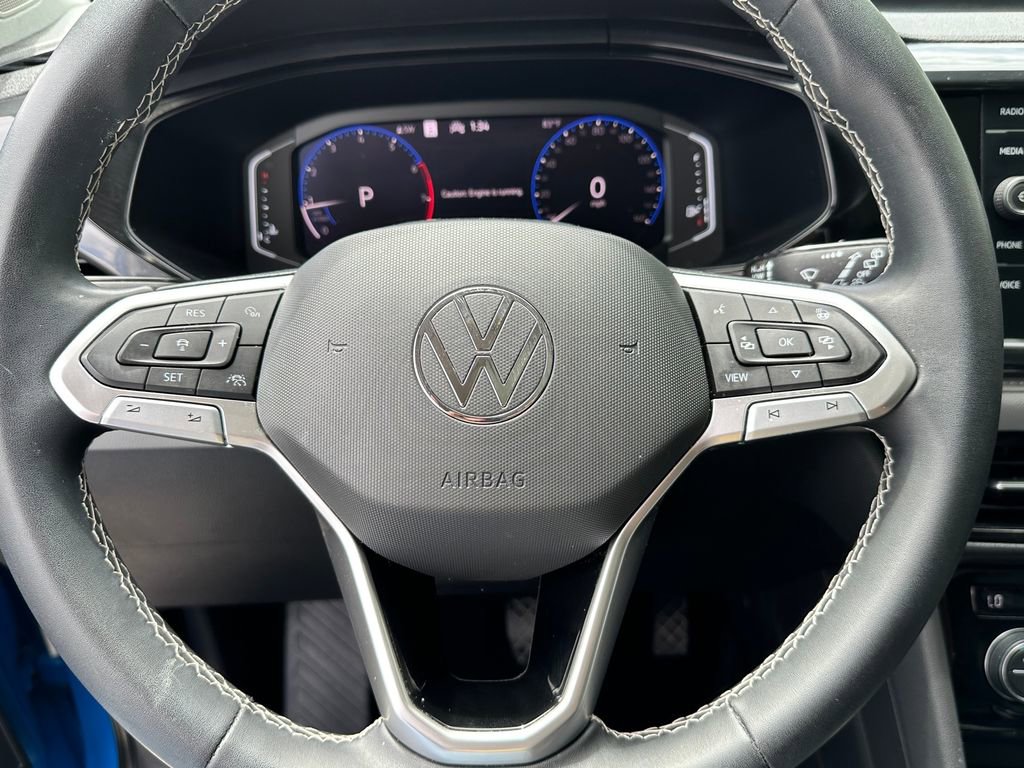 Used 2022 Volkswagen Taos SEL w/ Panoramic Sunroof Package image 13