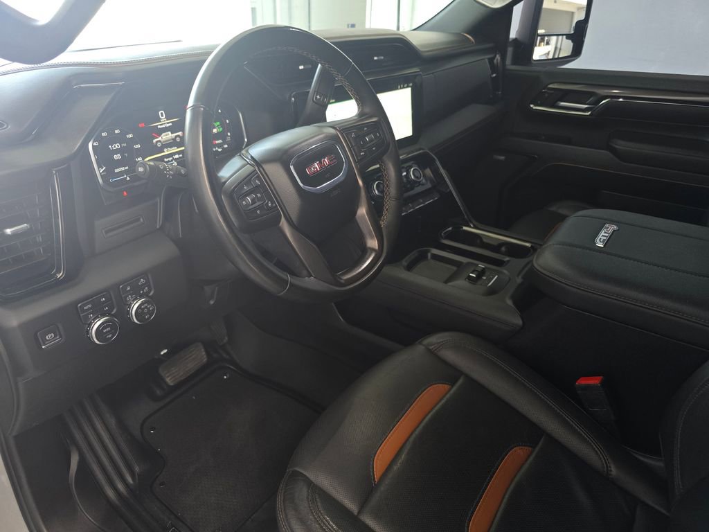 Used 2024 GMC Sierra 2500 AT4 w/ AT4 Preferred Package AWD/4WD image 10