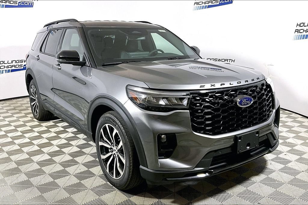 New 2026 Ford Explorer ST-Line w/ Premium Package RWD image 2
