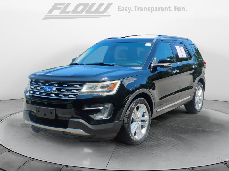 Used 2017 Ford Explorer Limited w/ Equipment Group 301A FWD image 4