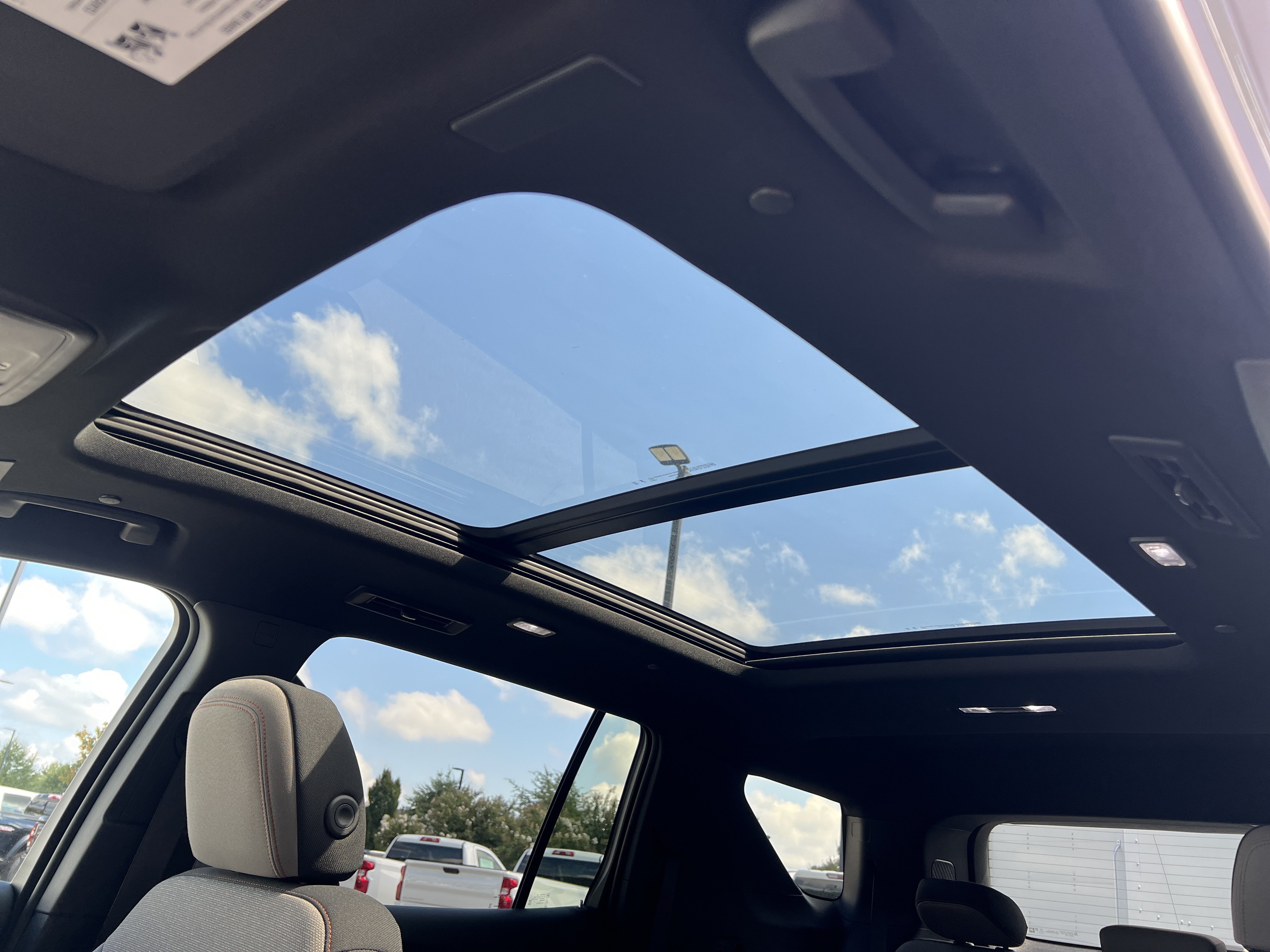 New 2027 Chevrolet Traverse LT w/ Sun and Wheel Package FWD image 63