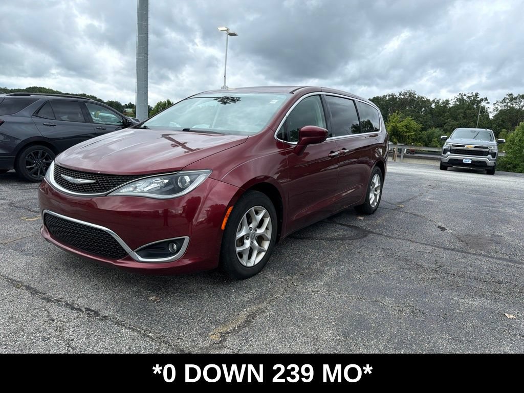 Used 2018 Chrysler Pacifica Touring Plus w/ Tire & Wheel Group FWD image 1