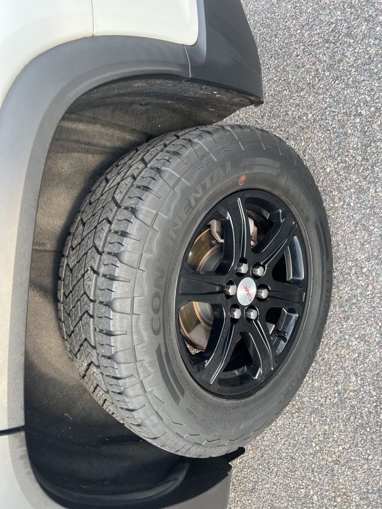 Certified 2022 GMC Acadia AT4 image 43