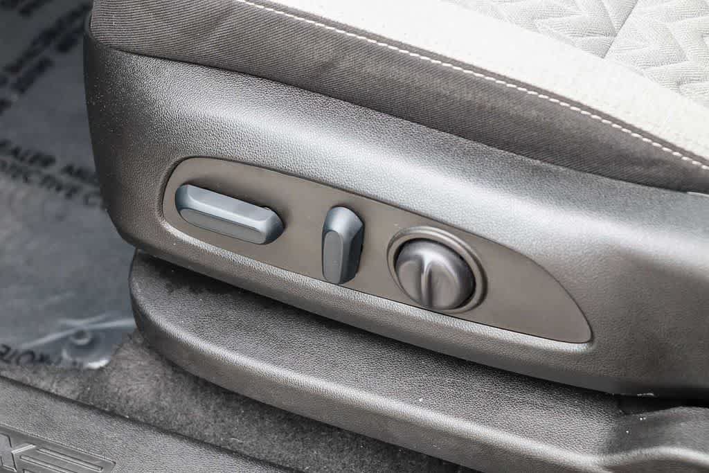 Used 2022 Chevrolet Equinox LT AWD/4WD image 19