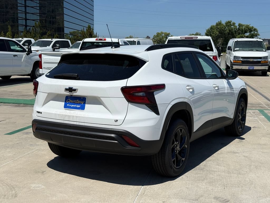 New 2026 Chevrolet Trax LT w/ Driver Confidence Package FWD image 5