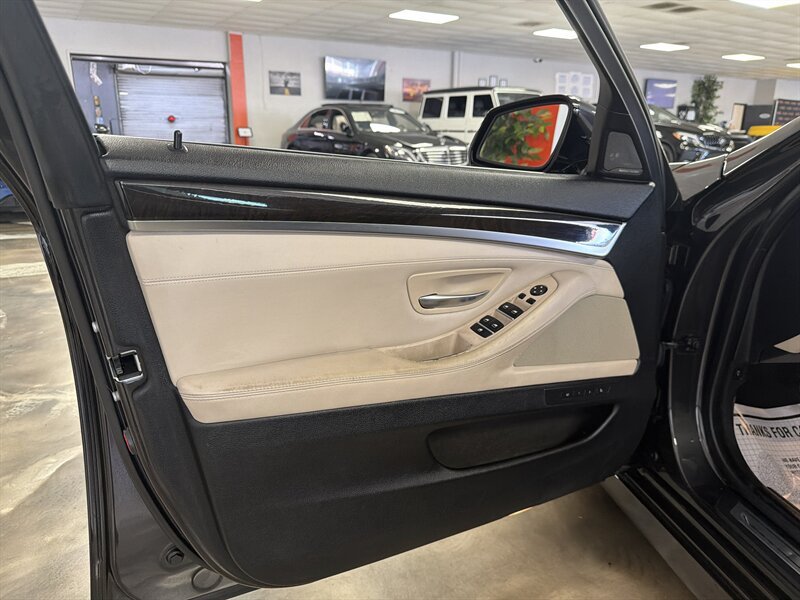 Used 2015 BMW 535i Sedan RWD image 16