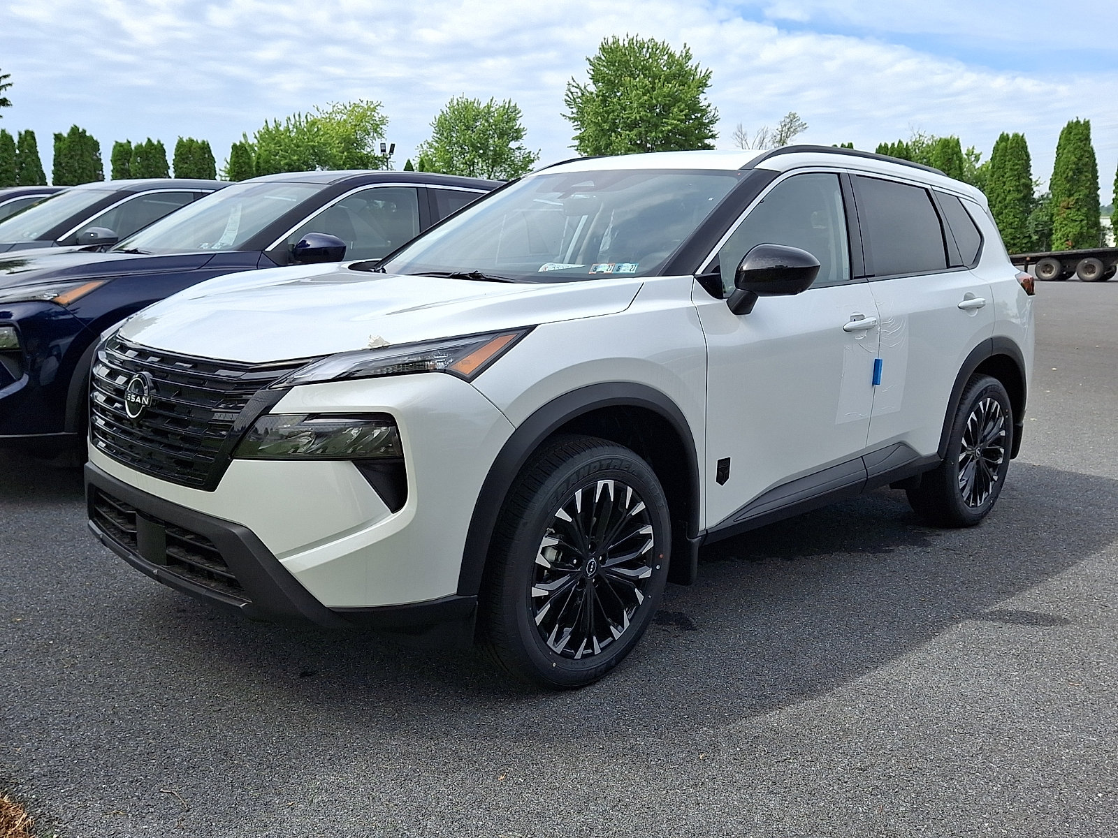 New 2026 Nissan Rogue SV AWD/4WD image 3