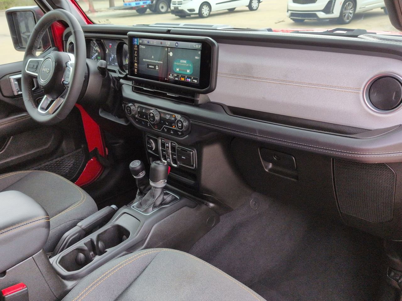 Used 2025 Jeep Wrangler Sahara w/ Safety Group image 26