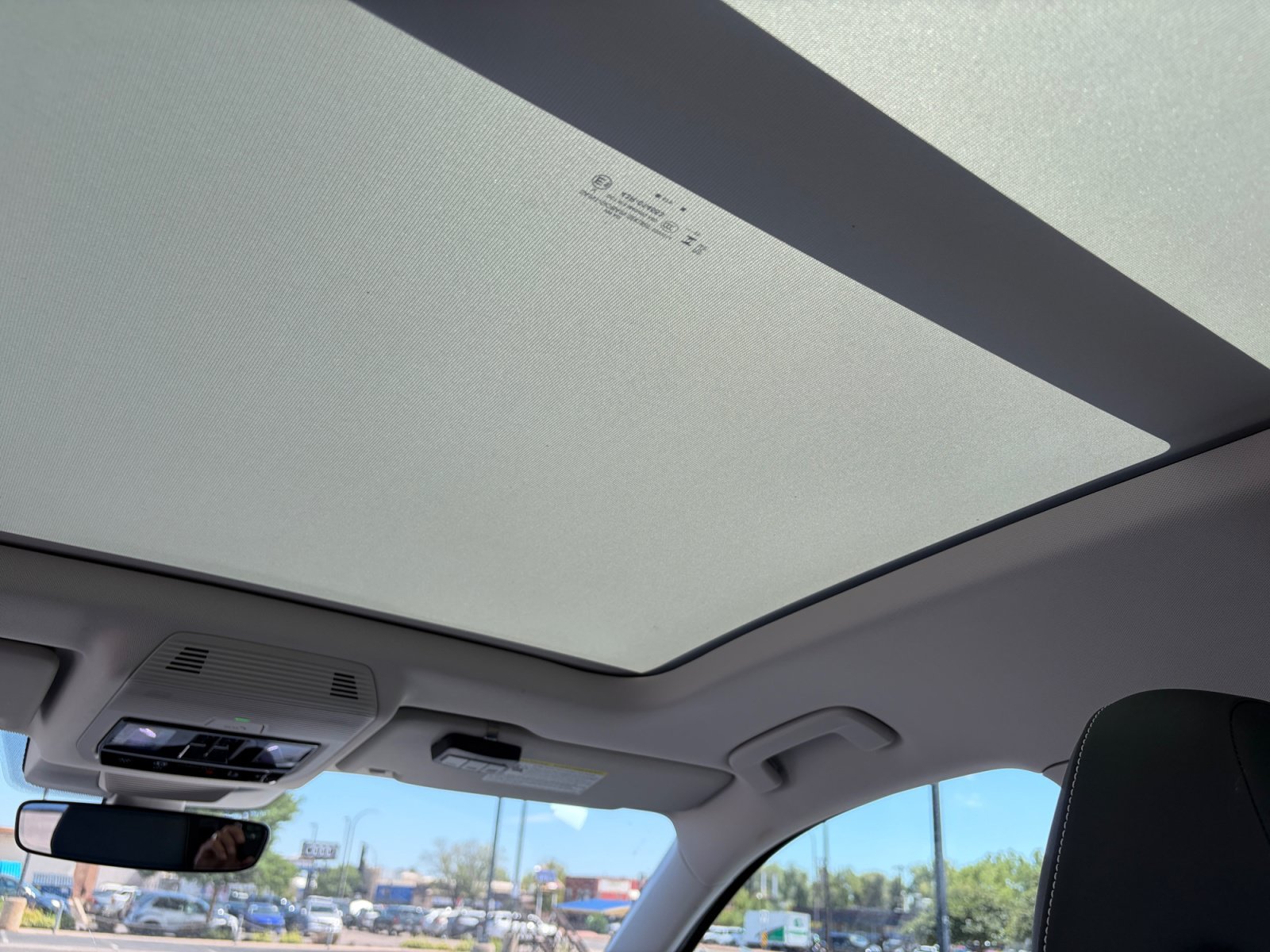 Used 2025 Volkswagen Tiguan SE w/ Panoramic Sunroof Package AWD/4WD image 33