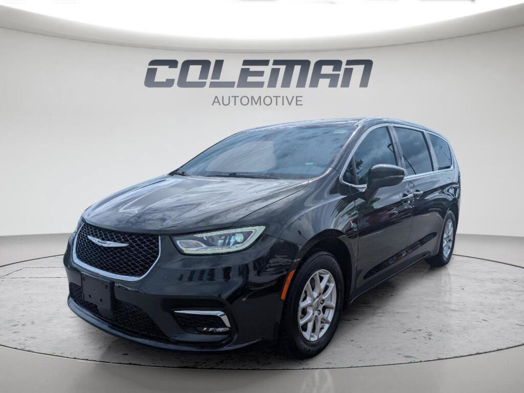 Used 2023 Chrysler Pacifica Touring-L