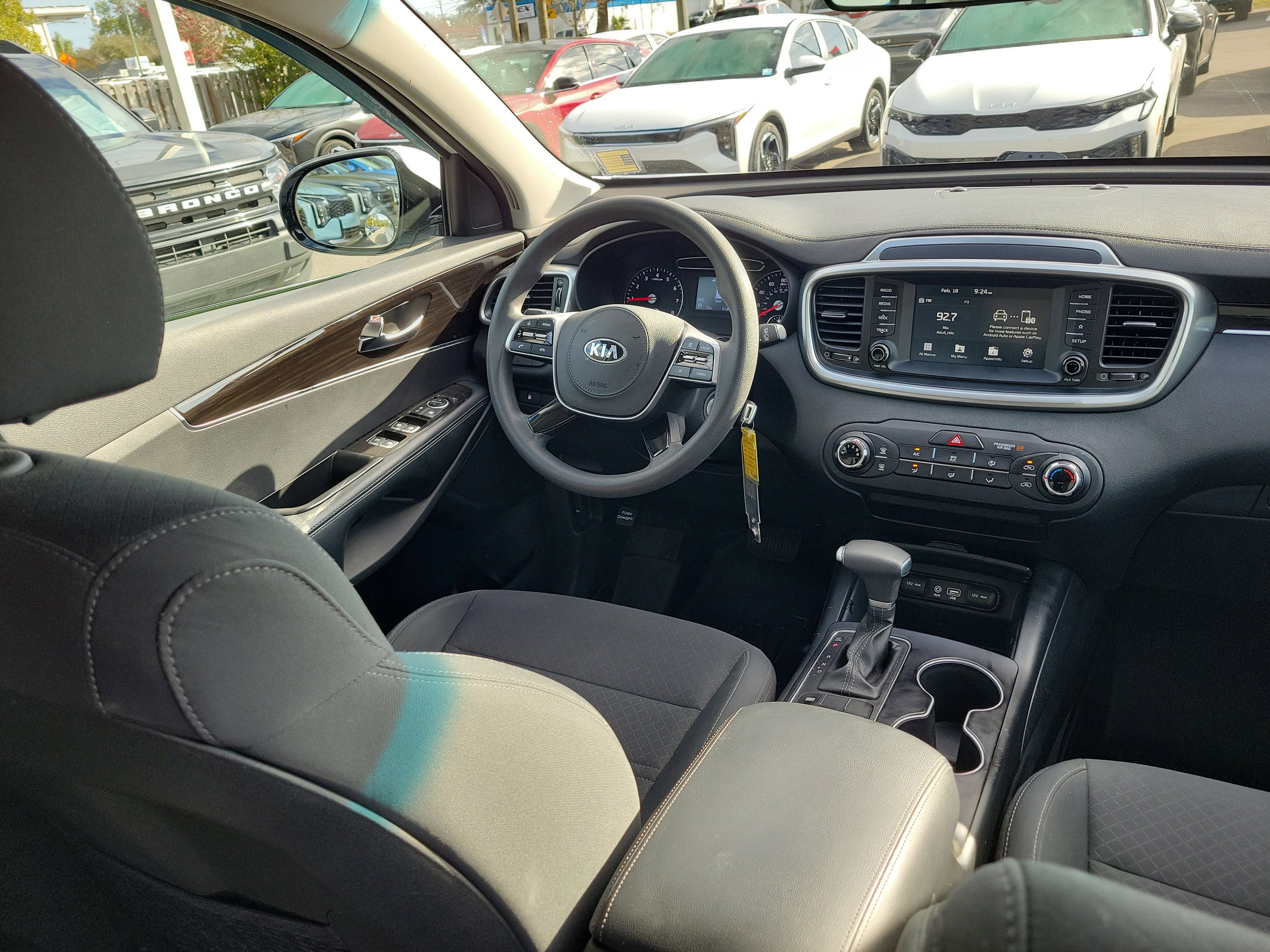 Used 2020 Kia Sorento LX image 13