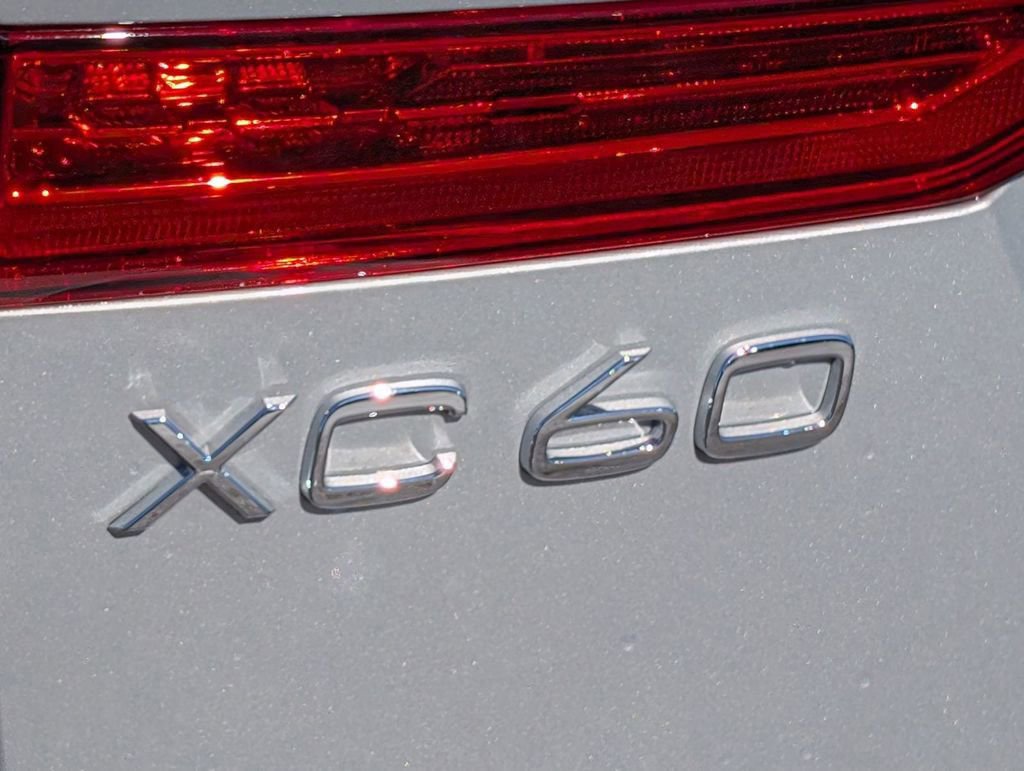 Used 2023 Volvo XC60 B6 Ultimate w/ Climate Package image 19