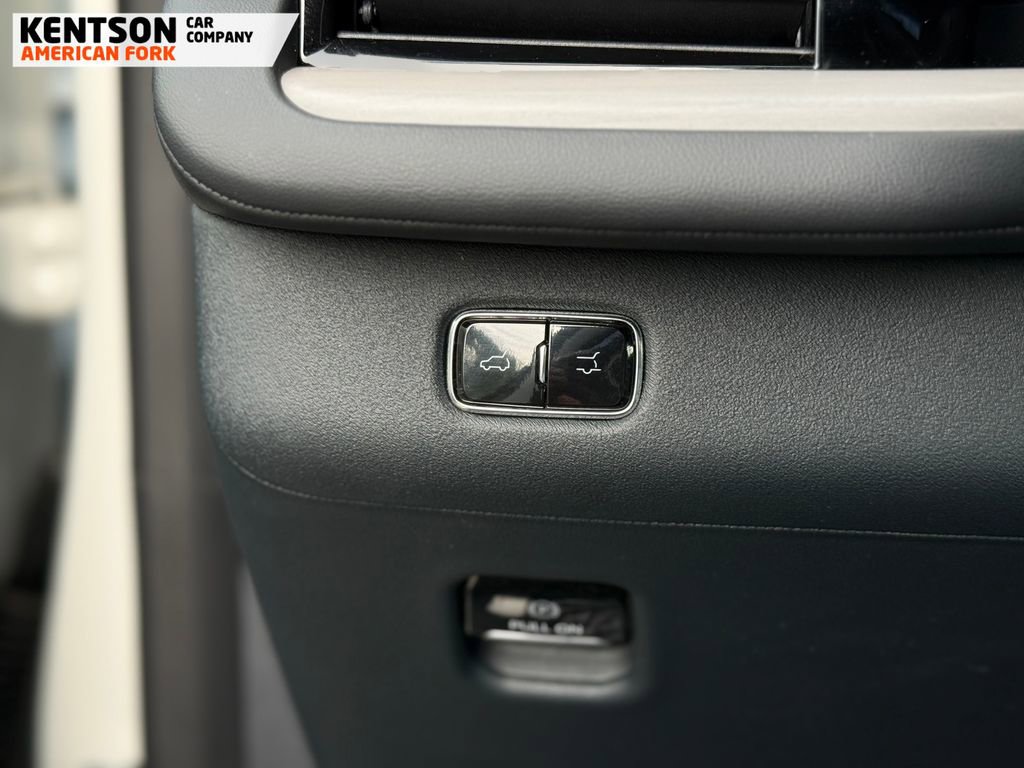 Used 2025 Lincoln Navigator Reserve image 22