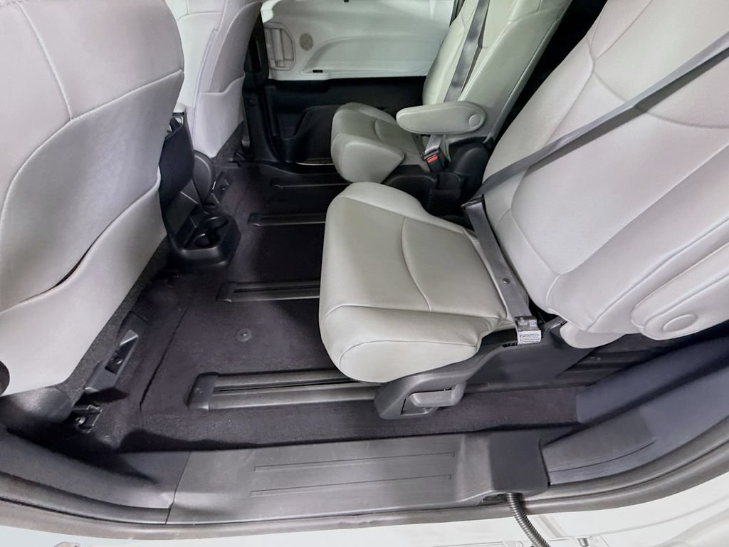 Certified 2025 Toyota Sienna XLE AWD/4WD image 28