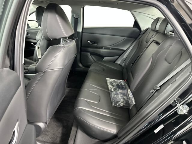 Used 2024 Hyundai Elantra Limited image 25