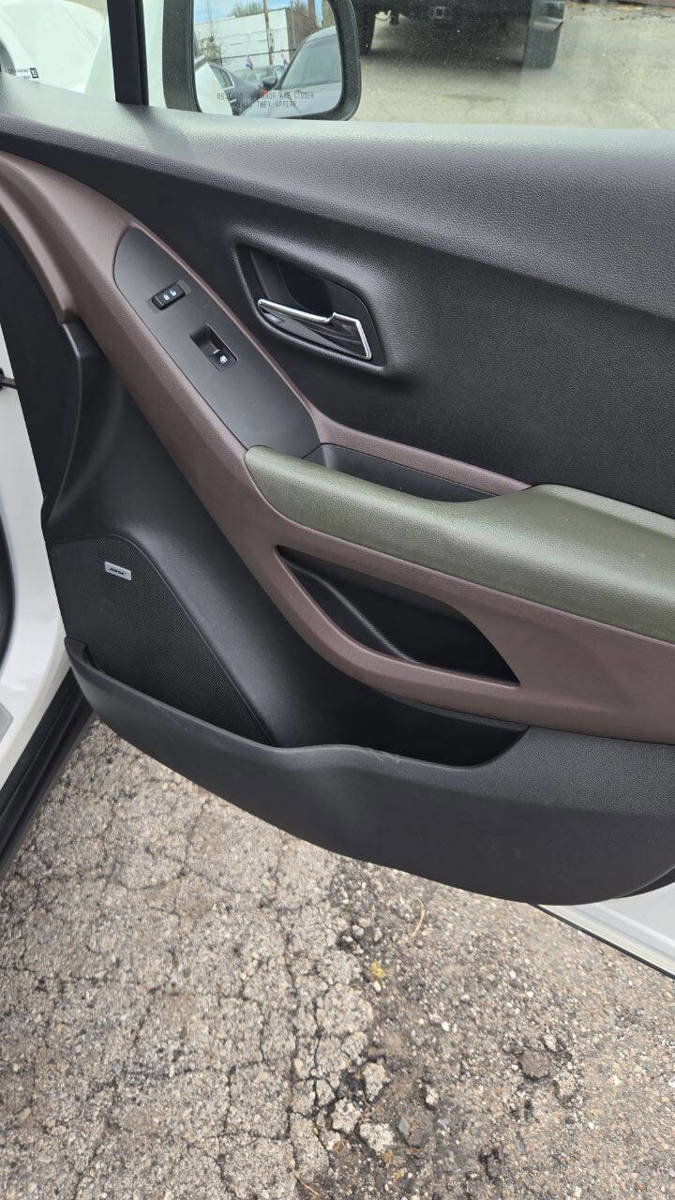 Used 2015 Chevrolet Trax LTZ w/ LPO, Protection Package AWD/4WD image 14