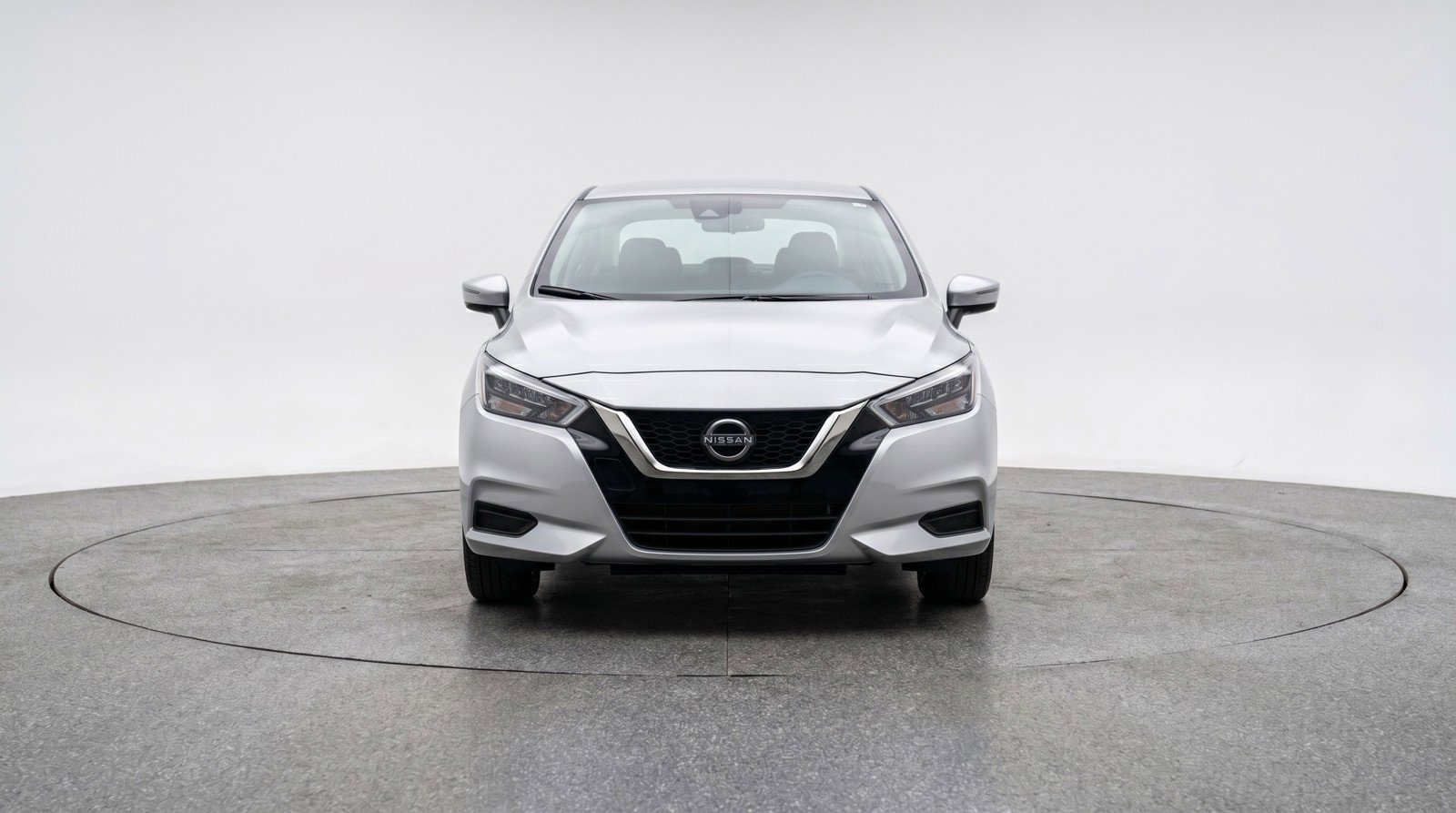 Used 2025 Nissan Versa SV image 2