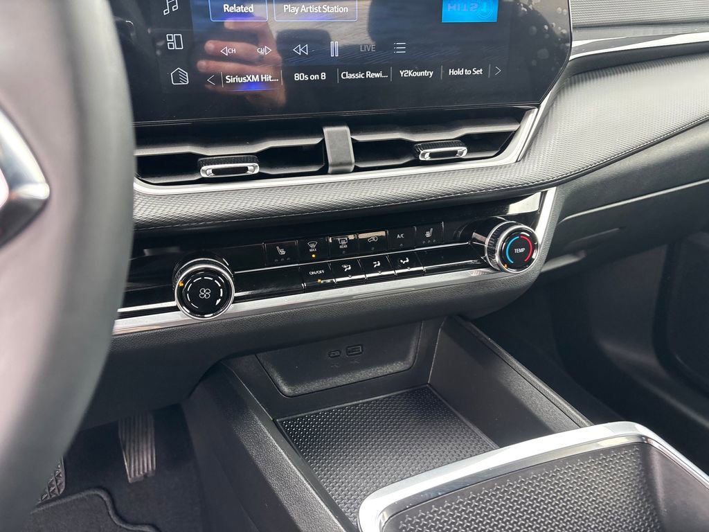 Used 2026 Chevrolet Equinox LT image 19