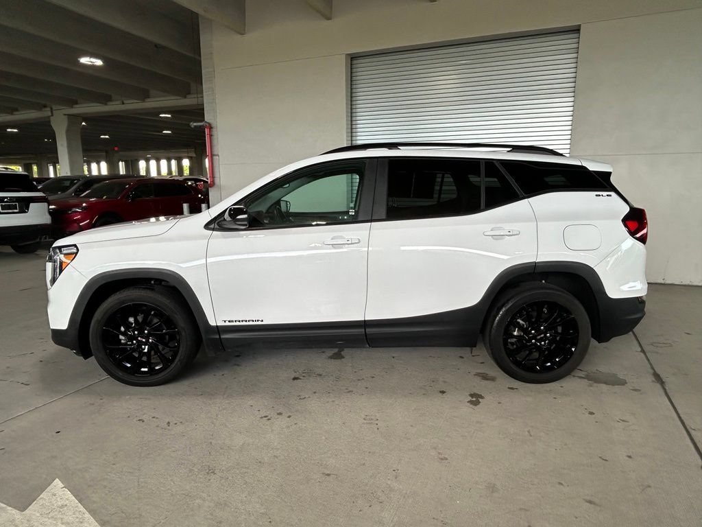 Used 2023 GMC Terrain SLE w/ Driver Convenience Package FWD video 2