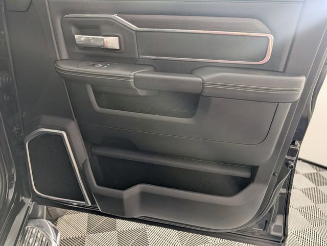 Used 2025 RAM 2500 Laramie AWD/4WD image 35