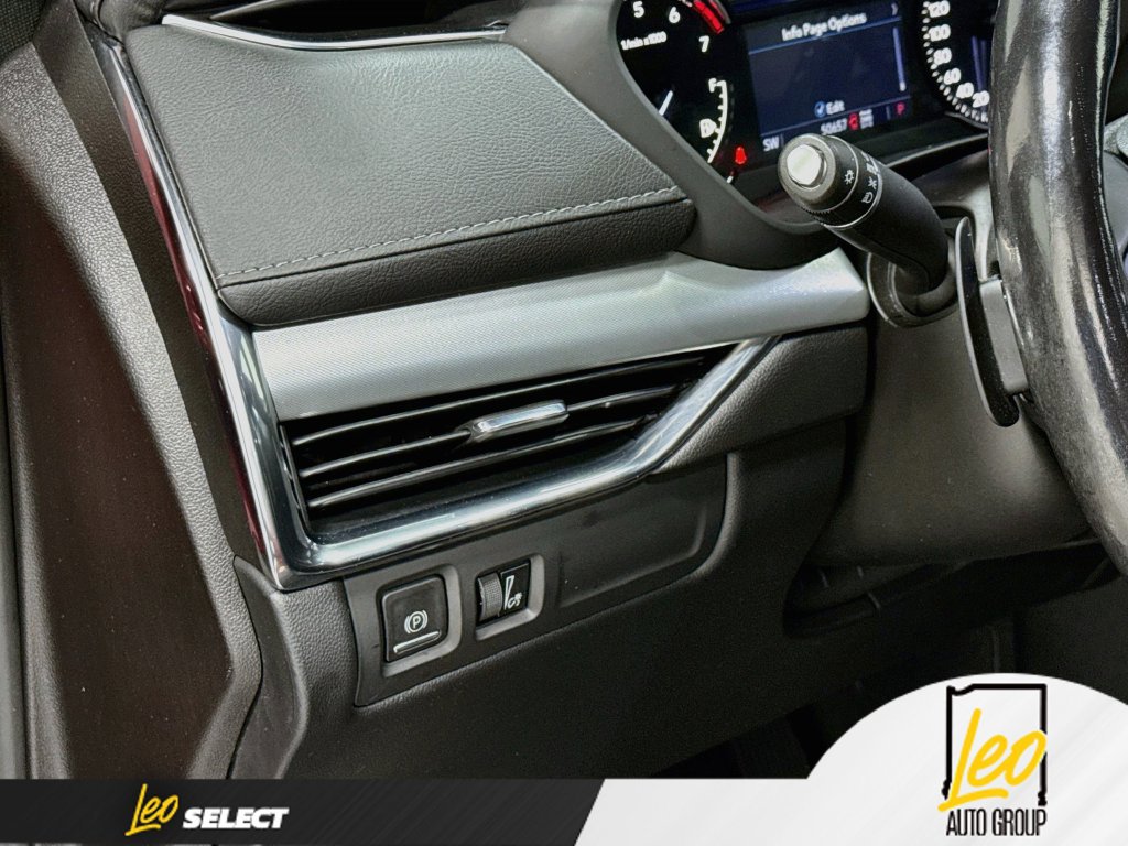 Used 2021 Cadillac XT4 Premium Luxury AWD/4WD image 12
