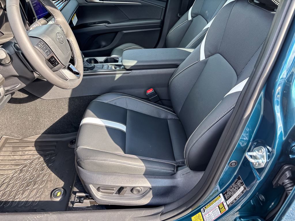 New 2025 Toyota Camry SE image 11
