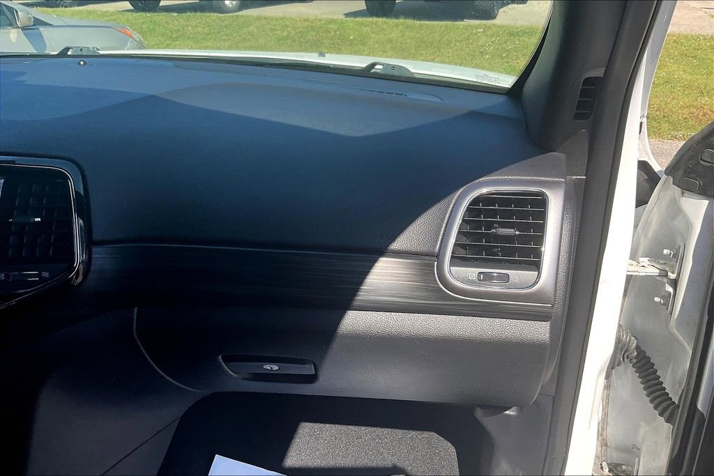 Used 2019 Jeep Grand Cherokee Laredo image 16