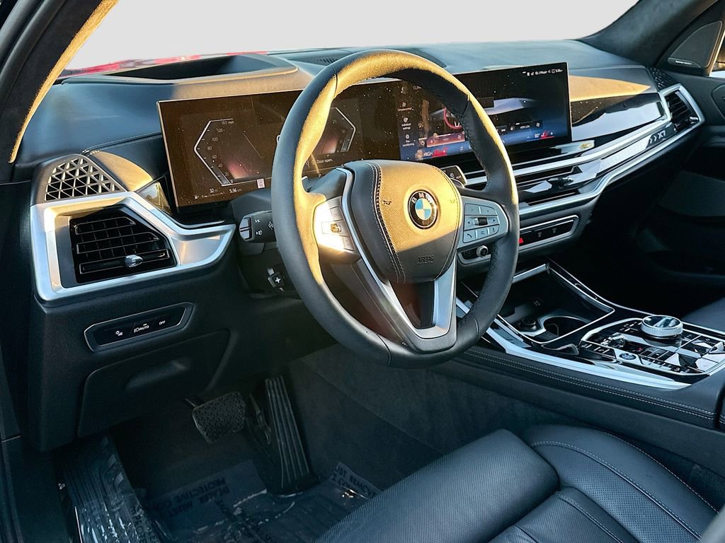 Used 2024 BMW X7 xDrive40i w/ Executive Package image 9