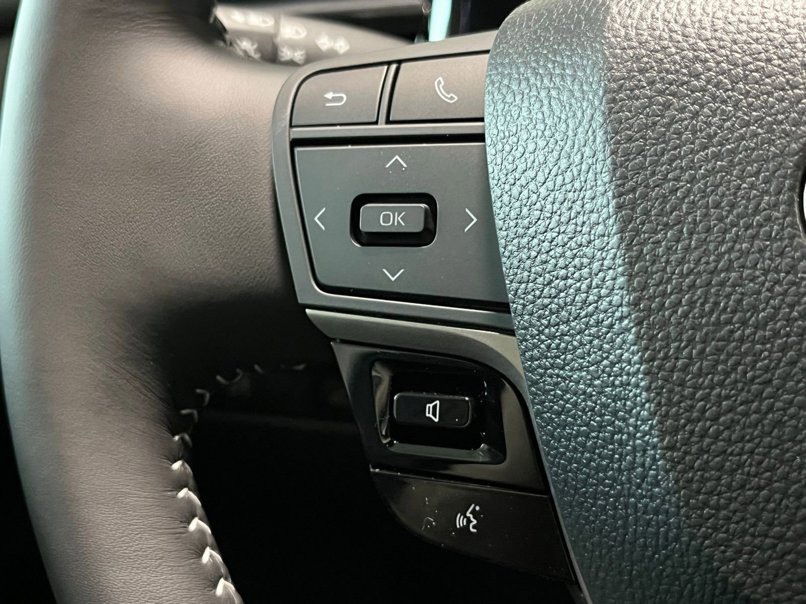 New 2026 Toyota Camry SE FWD image 30