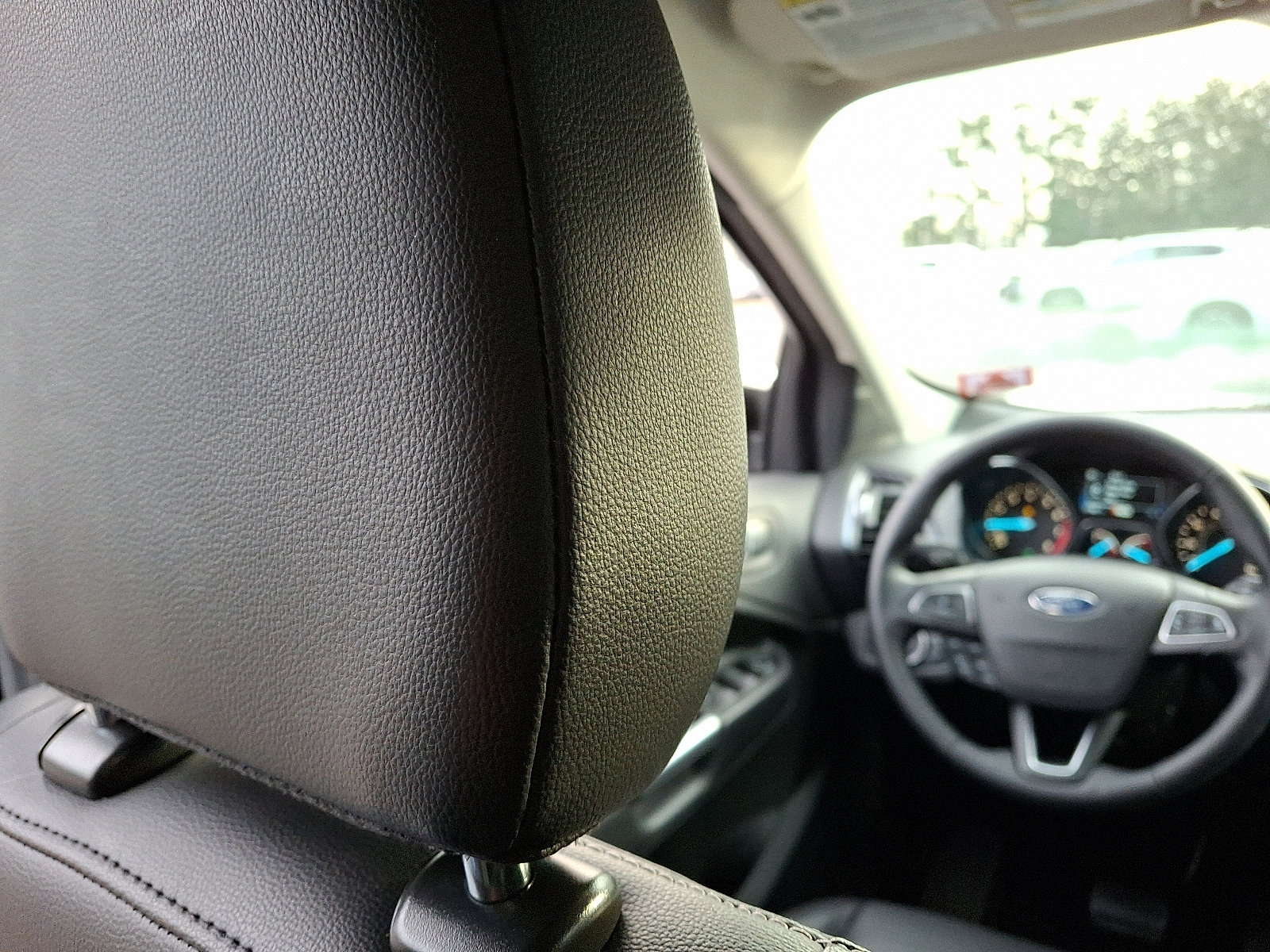 Used 2019 Ford Escape Titanium image 13