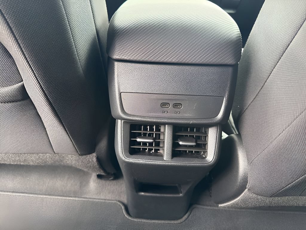 Used 2026 Chevrolet Equinox LT FWD image 28