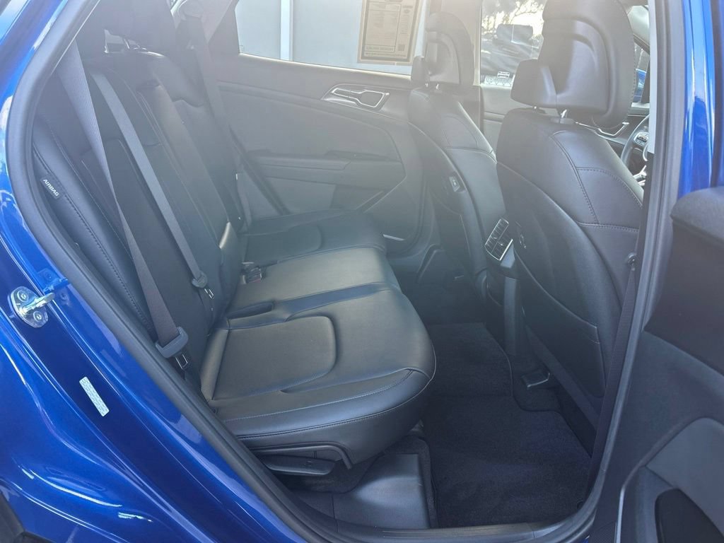 Used 2025 Kia Sportage EX FWD image 27