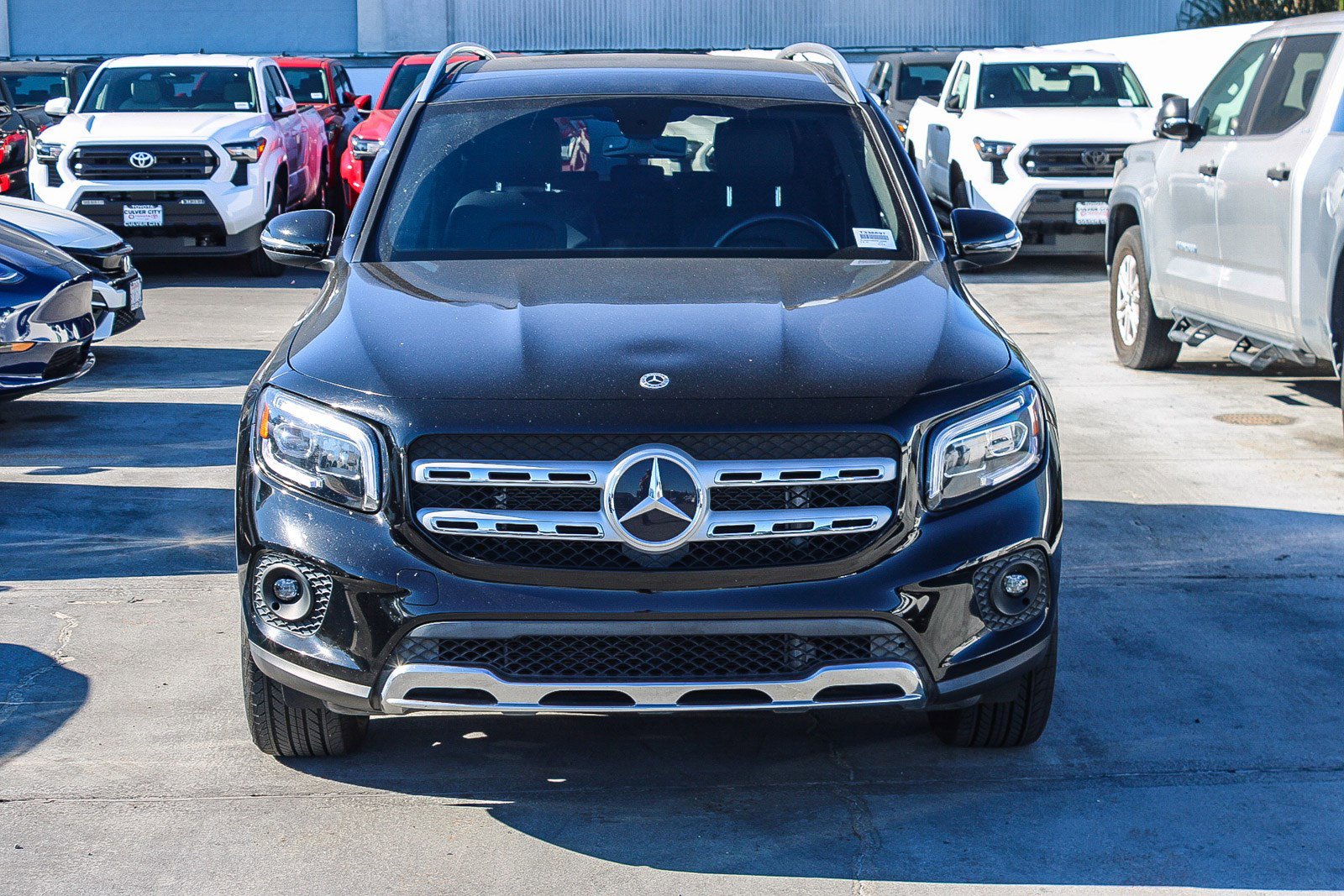 Used 2022 Mercedes-Benz GLB 250 image 2