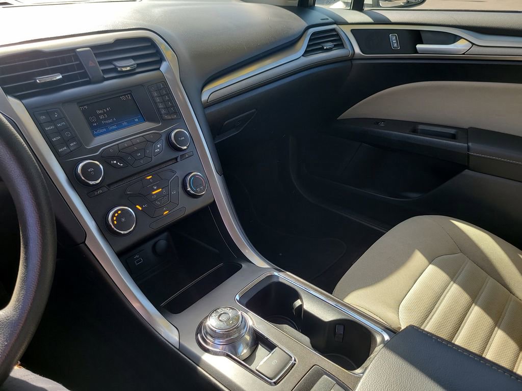 Used 2018 Ford Fusion S image 16