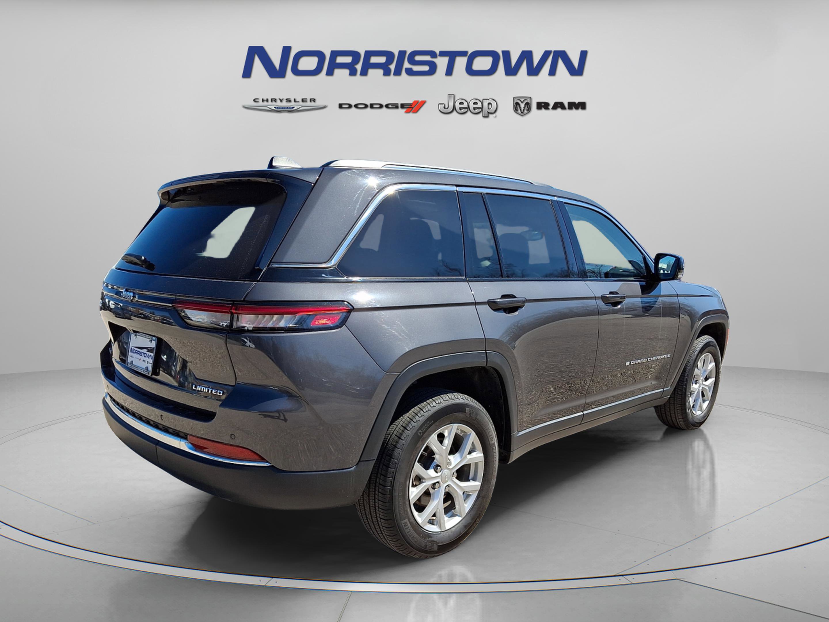 Certified 2023 Jeep Grand Cherokee Limited image 6