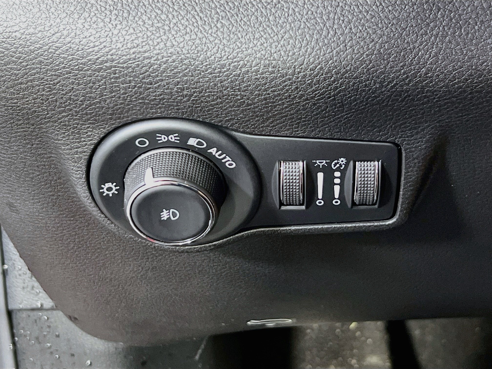 Used 2023 Jeep Compass Latitude w/ Convenience Group AWD/4WD image 10