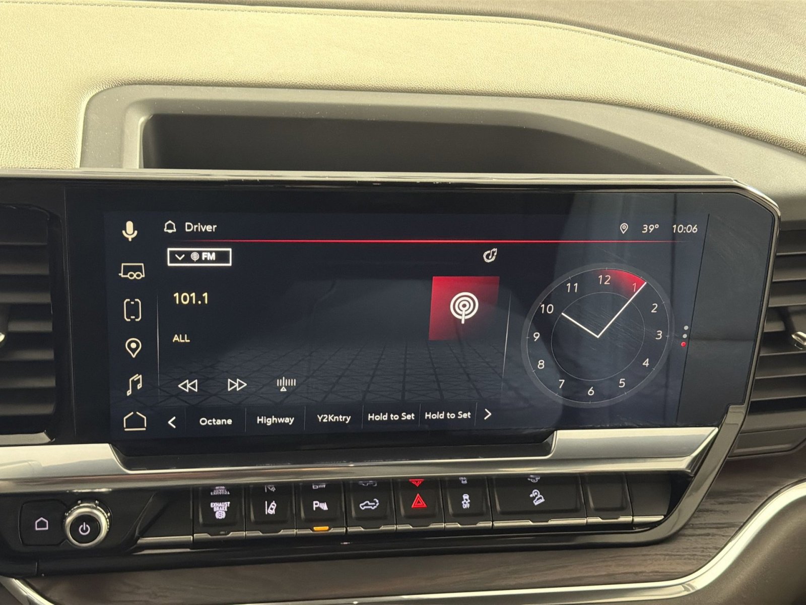 Used 2025 GMC Sierra 3500 SLT w/ SLT Convenience Package image 18