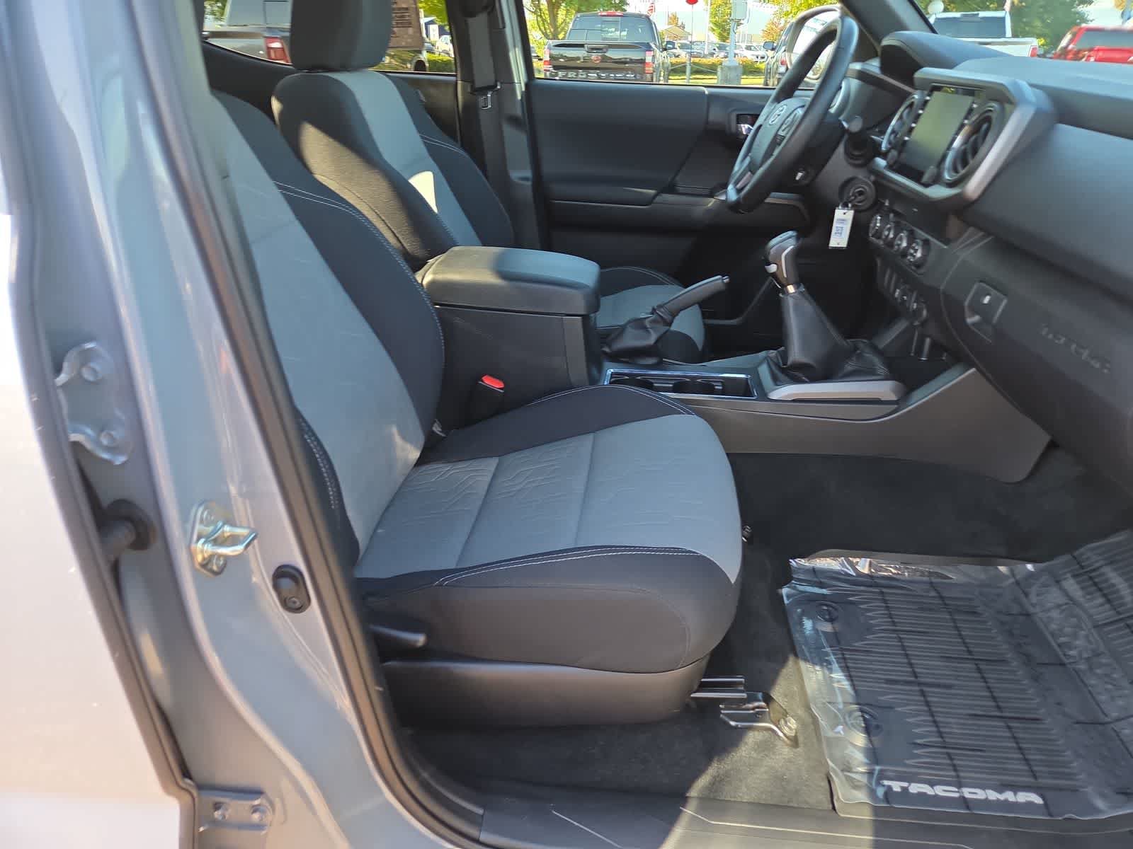 Used 2020 Toyota Tacoma TRD Off-Road AWD/4WD image 22