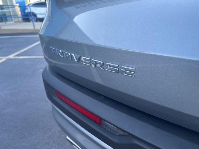 Used 2025 Chevrolet Traverse LT image 17