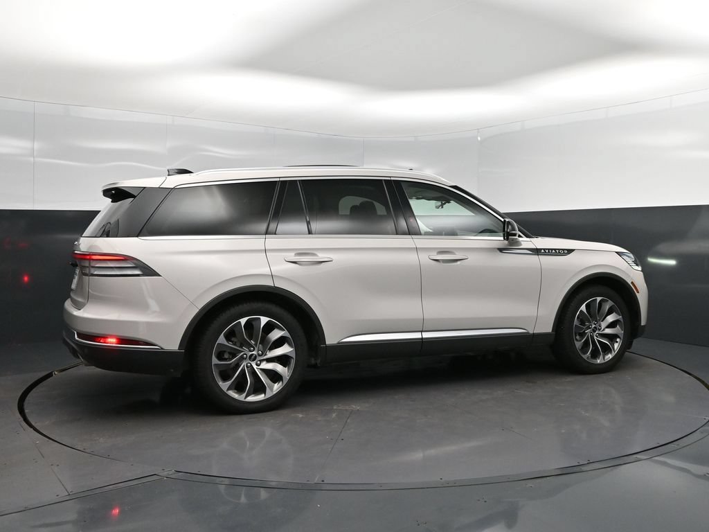 Used 2025 Lincoln Aviator Reserve w/ Luxury Package RWD image 8