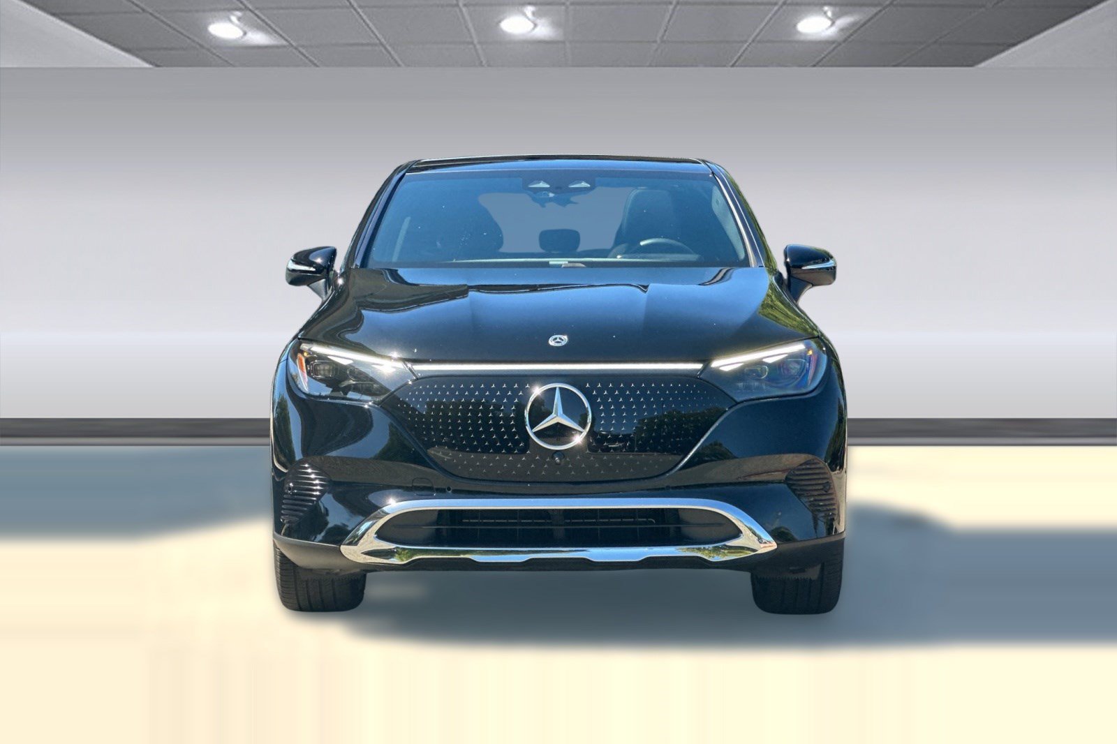 Used 2026 Mercedes-Benz EQE 320 4MATIC SUV image 5