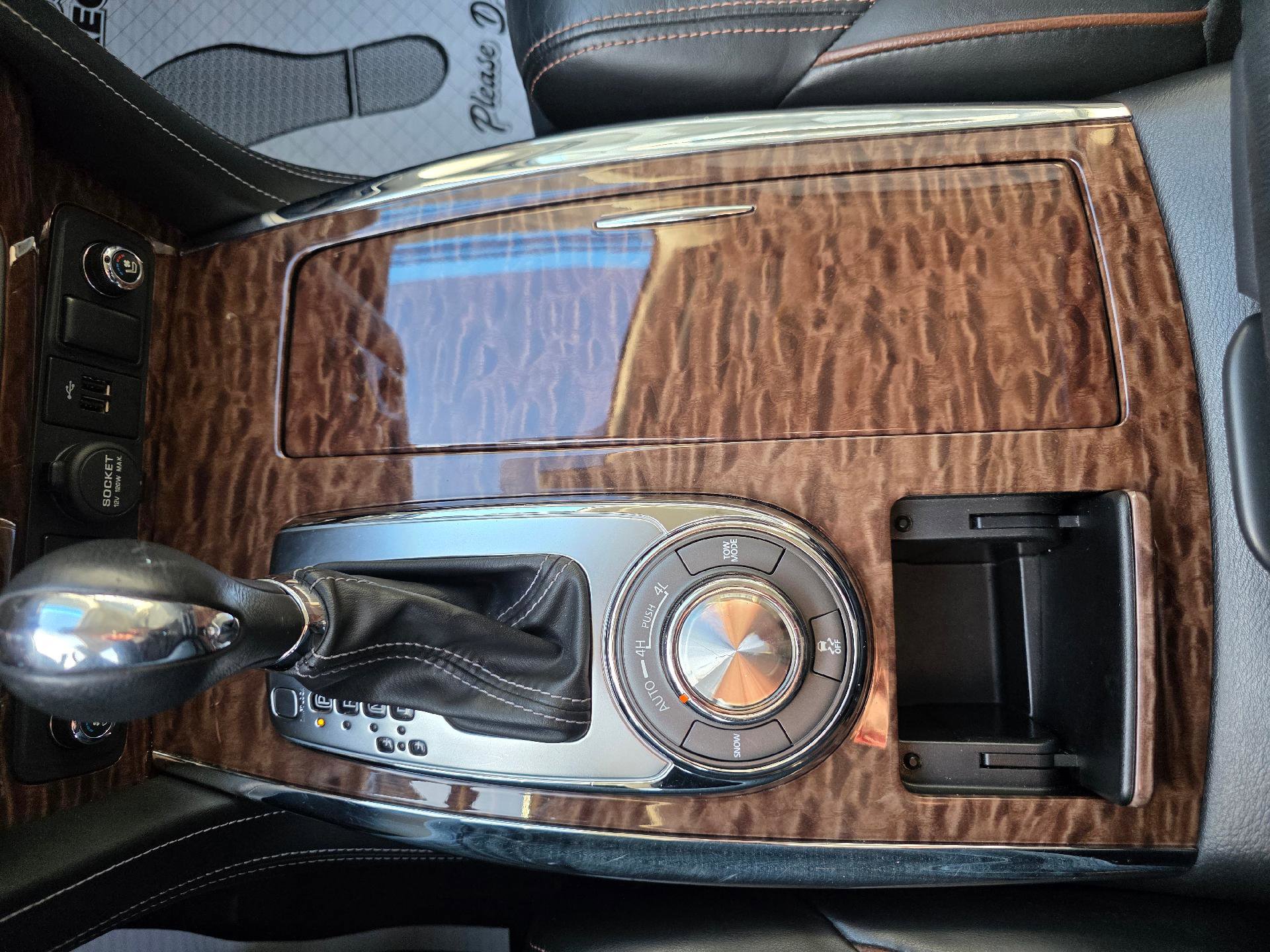 Used 2018 Nissan Armada Platinum image 16