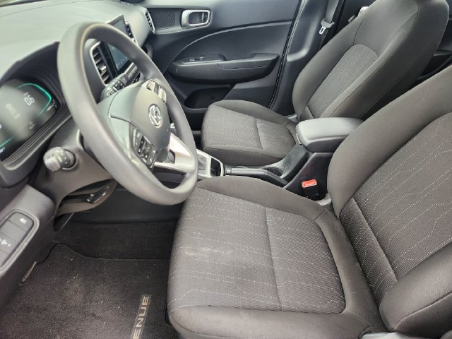 Used 2023 Hyundai Venue SE w/ Cargo Package FWD image 15